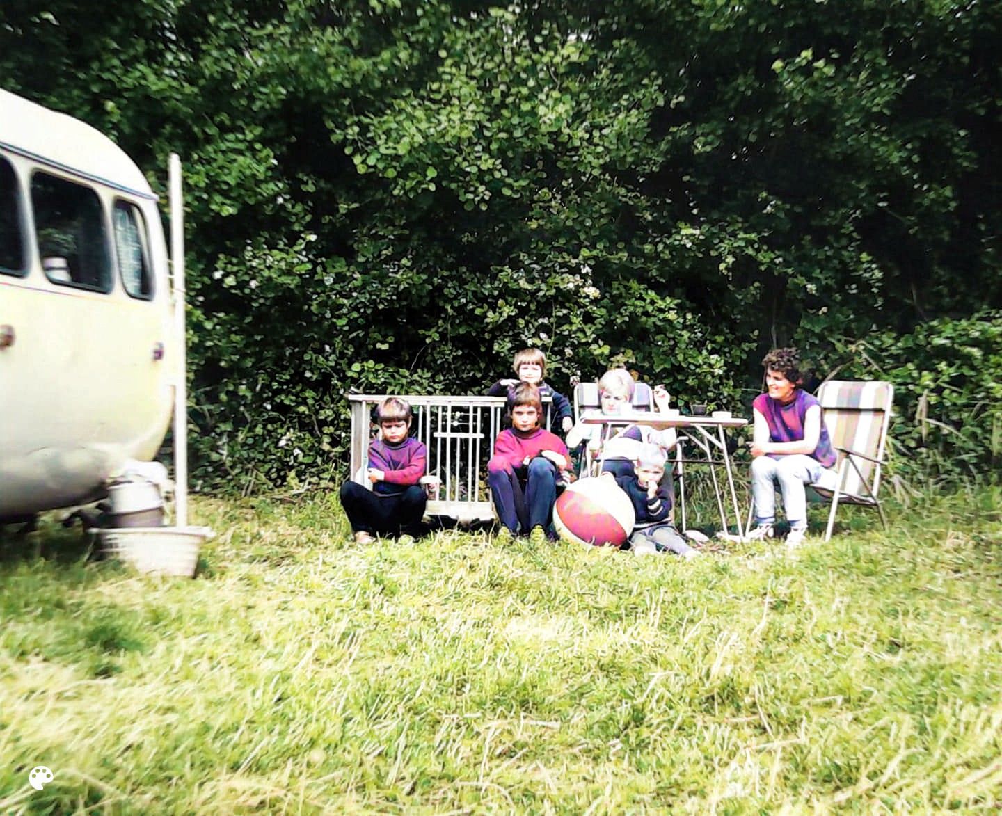 Familie Boelaars bij de caravan in de jaren '70